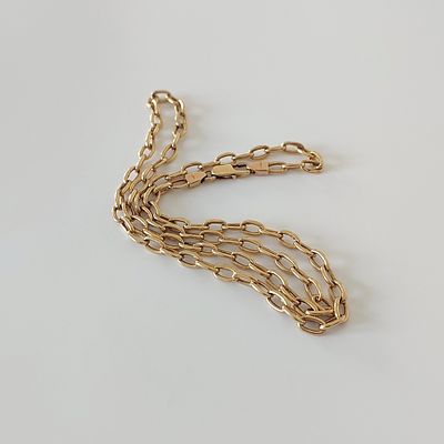 שרשרת זהב גוון אדום 18 קראט חתומה, חוליות אובליות, אורך 52 ס"מ, רוחב 4.12 מ"מ, משקל 10.27 גרם 