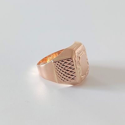 טבעת זהב גוון אדום 14 קראט חתומה, וינטג' זהב רוסי 583, טבעת חותם מתומן, טקסטורת מעוניינים 