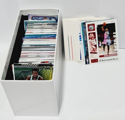 לוט מאות קלפי כדורסל NBA לא מוינו