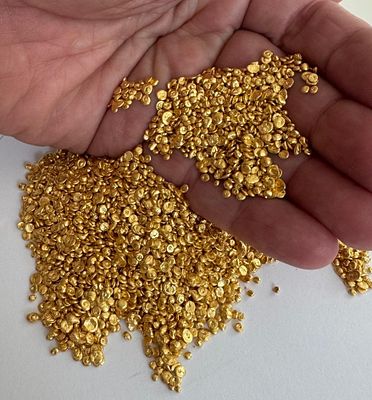 לוט של 4 גרם זהב טהור 24k הותך במפעל מורשה עם תעודה . זהב 999