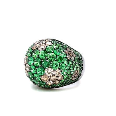 טבעת זהב לבן מושחר 18k עבודת מעצב איטלקי משובצת יהלומים טבעיים במשקל כולל של כ 3.10ct . כ 14.8 