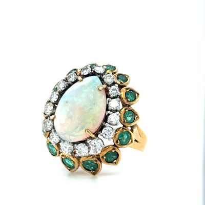 טבעת זהב 18k עבודת מעצב, אבן אופל אוסטרלי מרהיבה במשקל של 6ct מעוטרת ביהלומים טבעיים במשקל 