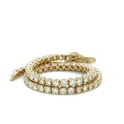 צמיד זהב 14k דגם טניס משובץ יהלומים טבעיים במשקל כולל של כ 2.85ct . אורך 18 ס"מ 
כ 6.22 גרם