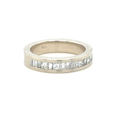 טבעת זהב לבן 14k משובצת יהלומים טבעיים במשקל כולל של כ