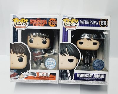 סט של זוג בובות פופ מסדרת television