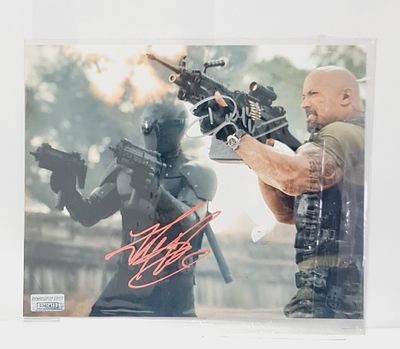 תמונה גדולה מהסרט gijo חתומה על ידי 2 השחקנים הראשיים כולל אישור מקוריות