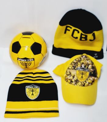 לוט פריטי בית"ר ירושלים, 3 כובעים וקופת חיסכון קרמיקה