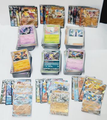 לוט הפתעה רנדומלי, מקבלים 105 קלפי פוקימון, כולם זוהרים, כולל קלפי v וקלפי ex (מקבלים ערימה 