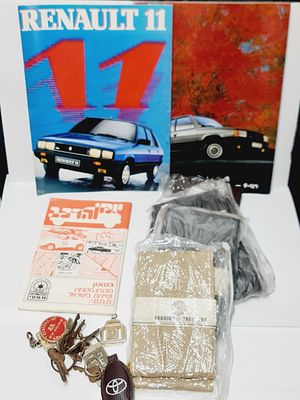 לוט מיוחד של חוברות רנו 9 ורנו 11 עם מחזיקי מפתחות ו 4 כיסויי הגה