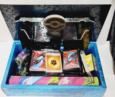 מארז פוקימון פתוח ללא חבילות, כולל קלפים ואביזרים נלווים