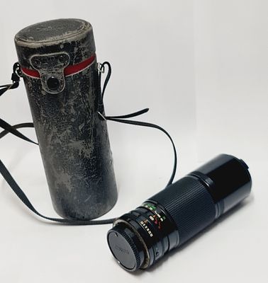 זום למצלמת canon נתון במארז מקורי