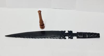 פותח מכתבים אפריקאי ופייפ מעץ מגולף
