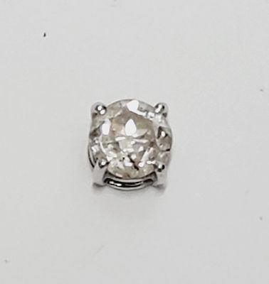 תליון זהב לבן 14k משובץ יהלום טבעי במשקל של כ 0.70ct ניקיון si