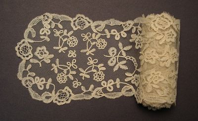 Alençon c. 1800 - Corbata de encaje antiguo de Alençon c. 1800. Antique lace tie from Alençon