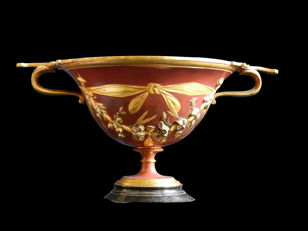 Anonymous Vienna c. 1880 - Vase. Delicate cup made of bronze, enamel, and paint. Delicate work 