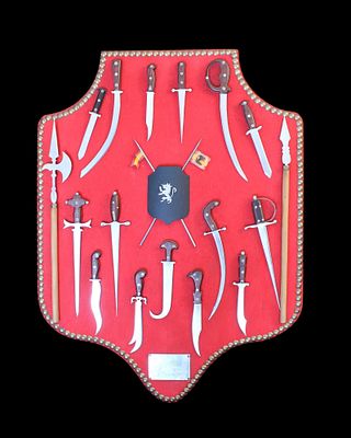 Panoply with miniature bladed weapons - Anonymous Spanish ca. 1940. A set of 17 replicas of 