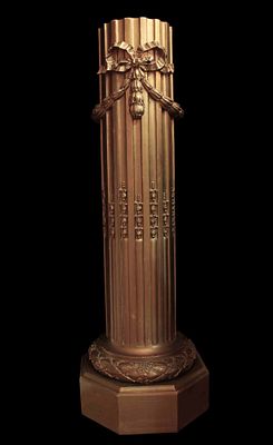Anonymous 20th century - Column pedestal. Shaft and base of part of a decorative column made of 