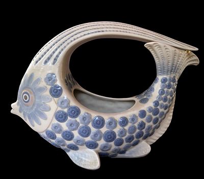 Porcelain fish by Lladró (Valencia, Spain) ca. 1975. Fish figure made by the prestigious 