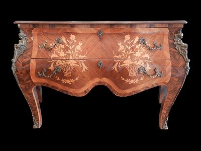 Chest of drawers with marquetry, Valencia (Spain), c. 1950. Made of mahogany wood. Decorated 