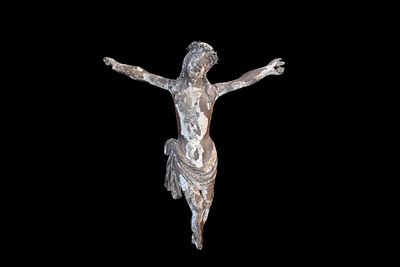Anonymous Spanish ca. 1500/1550 - Christ crucified. Sculpture in carved wood, stucco and traces 