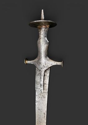 Tulwar sabre. India, 18th century. Dents and wear. 83 cm