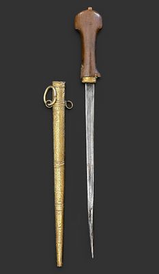 Moroccan dagger. 19th century. Moroccan dagger, 19th century. Slight damage to the wooden hilt. 49 cm