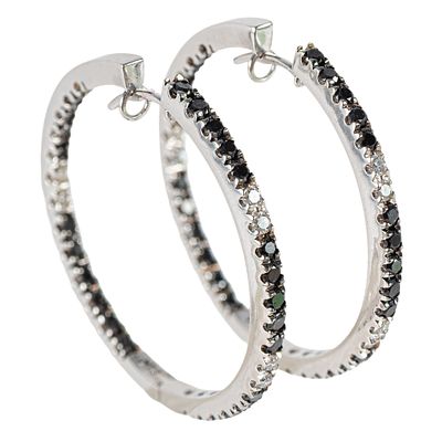 Pendientes criolla en oro blanco con diamantes blancos y negros. . Pendientes criolla en oro 