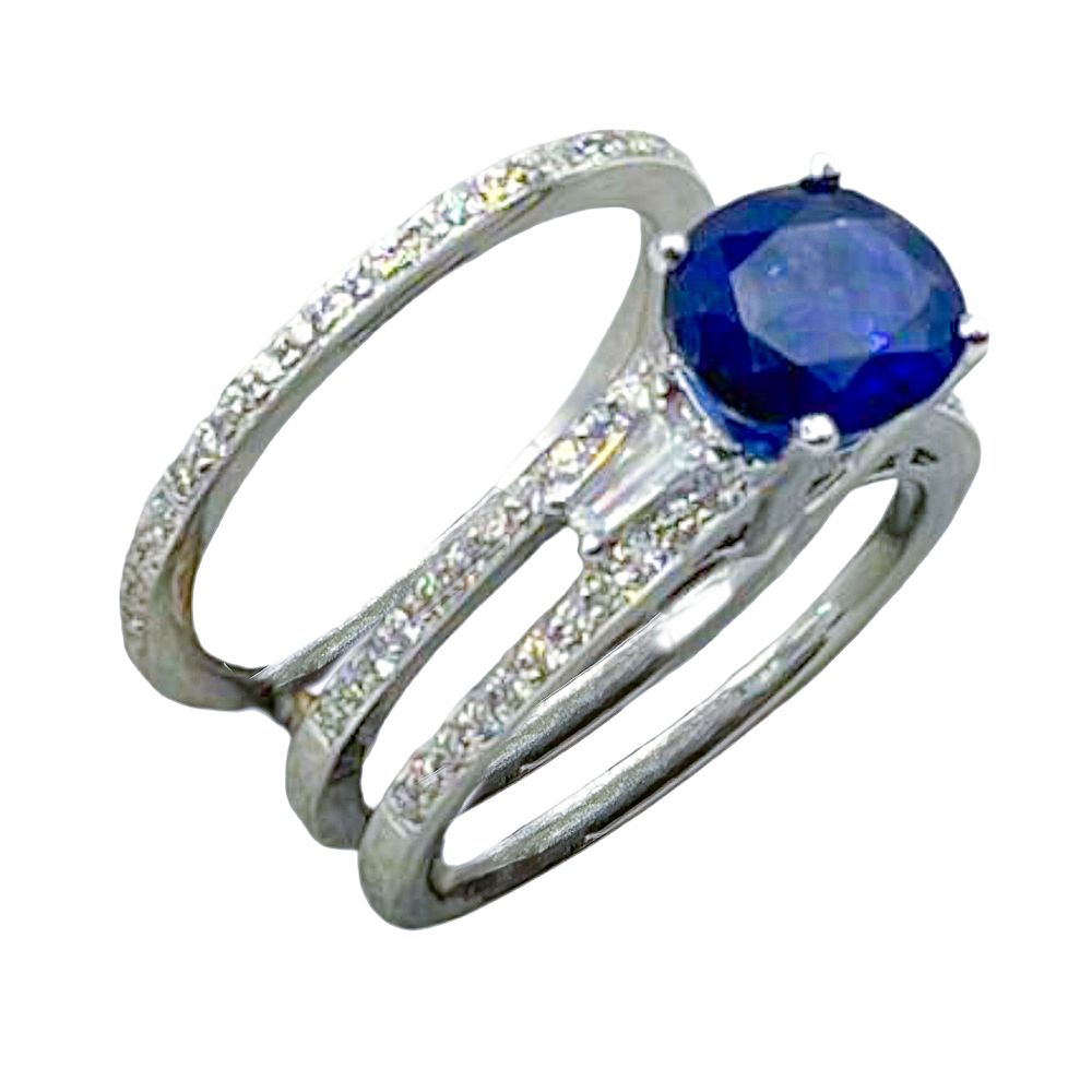 Sortija doble en oro blanco con zafiro azul "Royal Blue" y diamantes. . Sortija doble en oro 