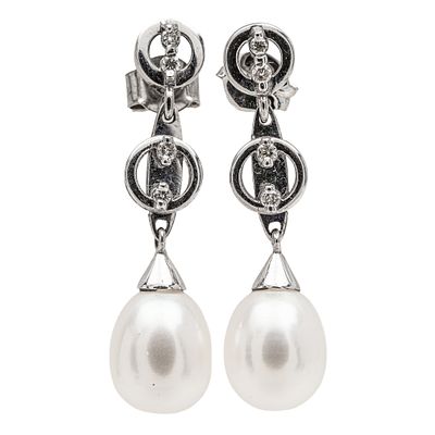 Pendientes largos en oro blanco con diamantes y perla cultivada. . Pendientes largos en oro 