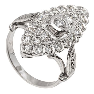 Sortija lanzadera estilo Art D&eacute;co en oro blanco con diamantes. . Sortija lanzadera estilo Art 