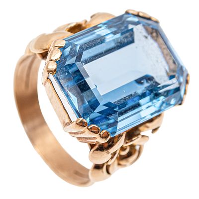 Sortija en oro con s&iacute;mil de topacio azul. Sortija en oro con s&iacute;mil de topacio azul talla 
