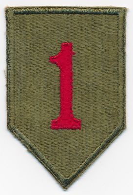 GEN. CLARENCE R. HUEBNER'S 1ST ARMY DIVISION SHOULDER PATCH. CLARENCE R. HUEBNER (1888-1972) 