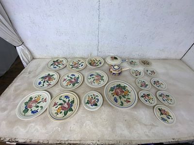 21-Piece Of Hand-Painted Ceramic Dinnerware. A 21-piece hand-painted ceramic dinnerware set 