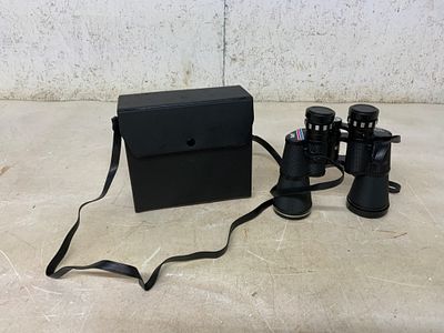Vintage Tasco 10&Atilde;50 Binoculars with Case. Tasco 10x50 binoculars featuring a black textured 
