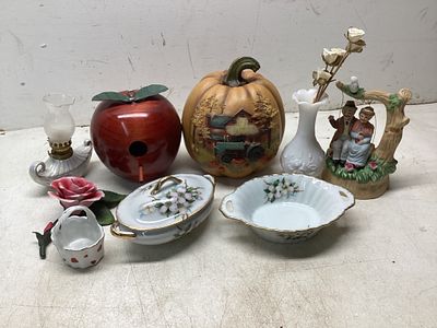 Decorative Porcelain and Ceramic Items. Decorative porcelain and ceramic items including two