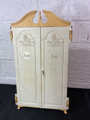 Vintage Suzy Goose Barbie Wardrobe Closet. Plastic wardrobe closet by Suzy Goose for Barbie