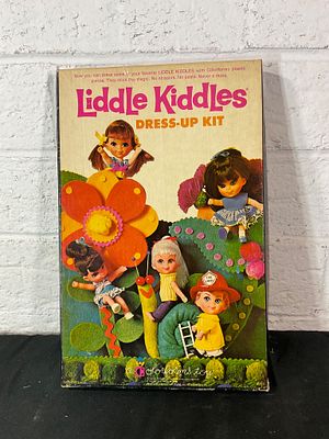 Liddle Kiddles Dress-Up Kit with Accessories. Mattel Liddle Kiddles Dress-Up Kit, likely from