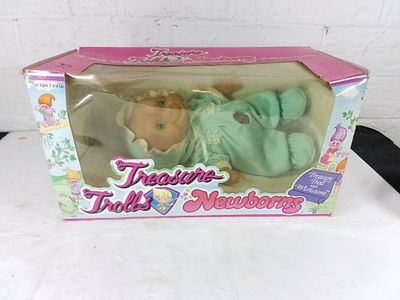 Treasure Trolls Newborn in Original Packaging. Treasure Trolls Newborn doll in its original 