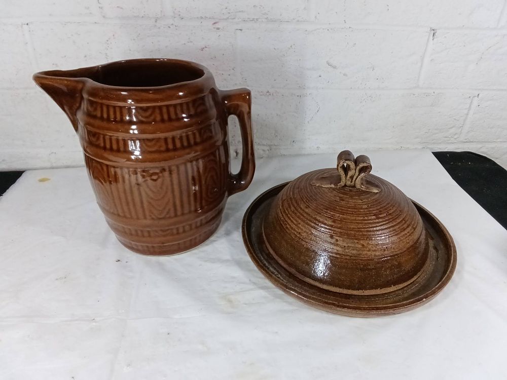 Stoneware Pitcher and Covered Dish Set. Stoneware pottery set comprising a pitcher and a covered 