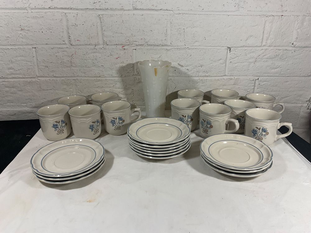 Cordella Collection Stoneware Set from Japan. Stoneware dinnerware set from the Cordella 