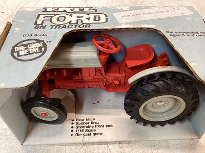Ertl Ford 8N 1/16 Scale Die-Cast Tractor. Ertl Ford 8N tractor model in 1/16 scale, made from 
