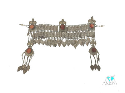 An Antique Silver head jewel - Turkestan - 1900. On the top row center and on the sides 3 