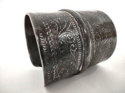 A Silver bangle / armlet / bracelet - Tunisia - Late 19th century - early 20th century. Engraved 