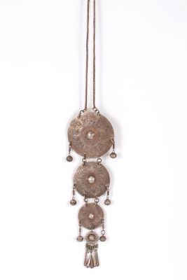 Old silver knitted necklace with a large impressive pendant from the QING dynasty (1644-1911). A 