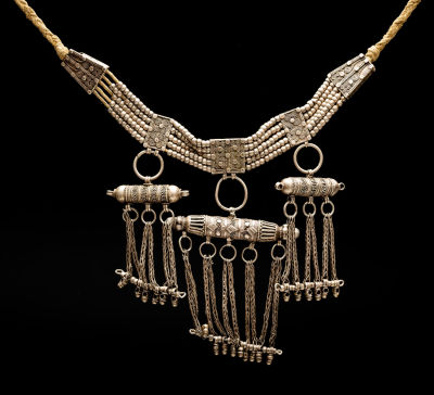 A fine silver lezem amulet necklace- Yemen early 1900's. The necklace is made of high quality 