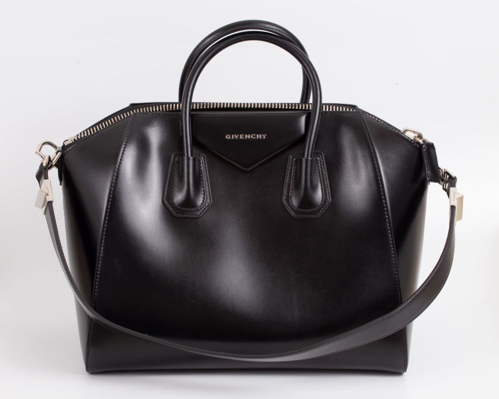 "Antigona" leather bag by Givenchy, Paris. Brand new "Antigona" leather bag by Givenchy, Paris. 