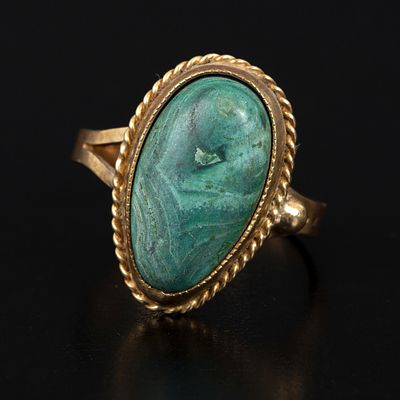 Vintage 14K Yellow Gold and Gemstone Ring. containing one oval shape cabochon cut malachite 