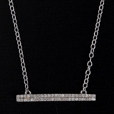 14K White Gold, 0.25 Carat Diamond Necklace. 48 cm long chain, suspending a bar pendant 
