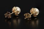 14K Yellow Gold and Pearl Earrings by Majorica. crafted by the Spanish designer company Image - 2