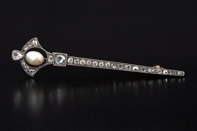 Arts & Crafts 14K Gold, Natural Pearl, Diamond Brooch. a lovely antique brooch measuring 8.2 cm 